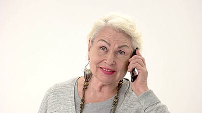 oma am telefon